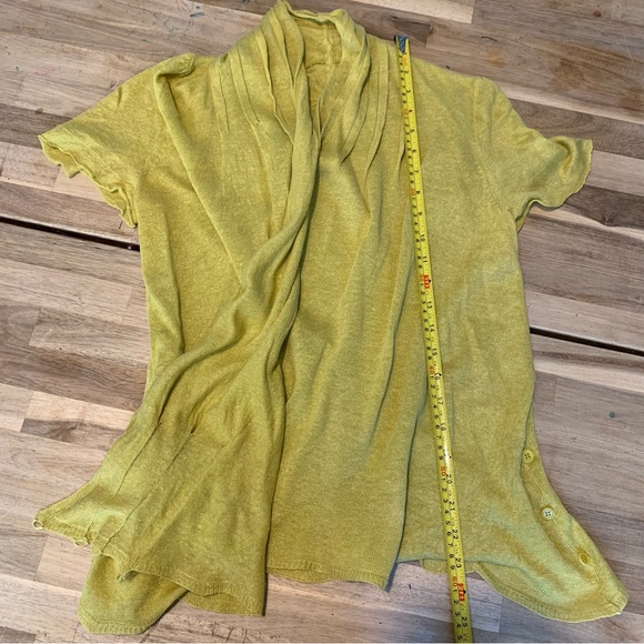 Moth Anthropologie Yellow Draped Short Sleeve Top M - Picture 4 of 7